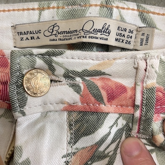 Zara Floral Jegging Jeans - Picture 2 of 12